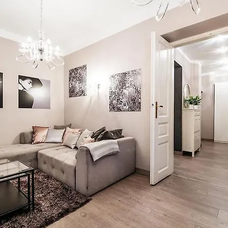 Avanti Milano Apartment *